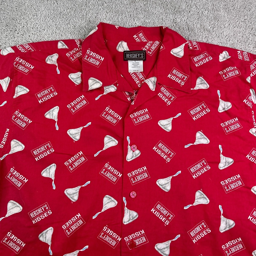 Vintage Hersheys Shirt Mens Large Red Kisses All Over Print Button Up Camp Y2K